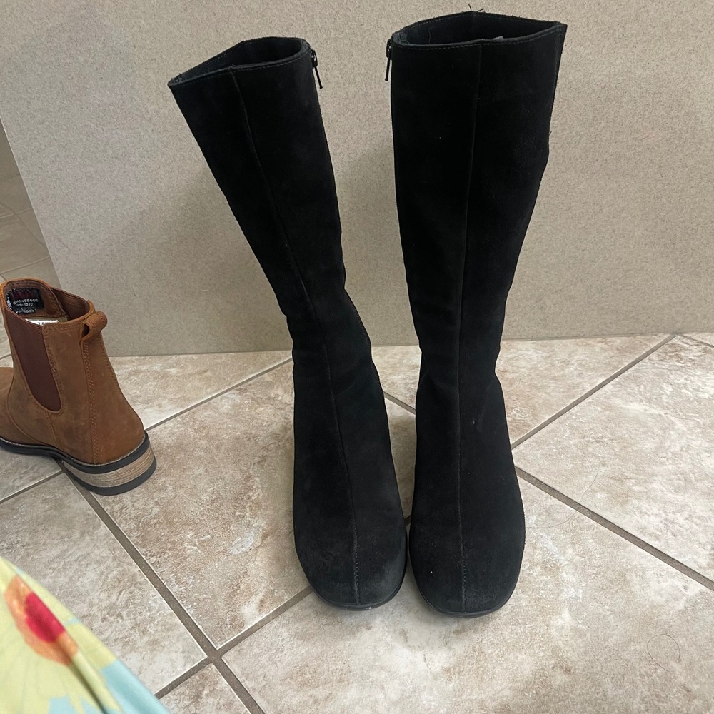La Canadienne TARA Black Suede Wedge Boots Waterproof Size 9.5/39 inner zip - Picture 2 of 13